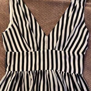 Small Black and White stripe top